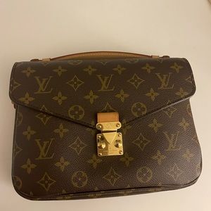 AUTHENTIC Louis Vuitton Pochette Métis Crossbody Bag